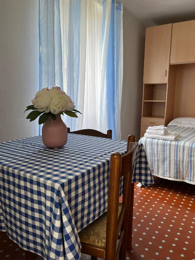 Casa Violetta Bed & Breakfast Marina di Massa Buitenkant foto