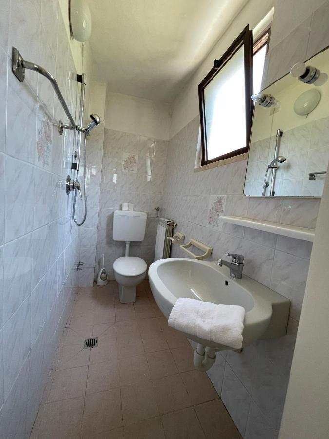 Casa Violetta Bed & Breakfast Marina di Massa Buitenkant foto
